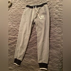 ❌SOLD❌Nike sweatpants